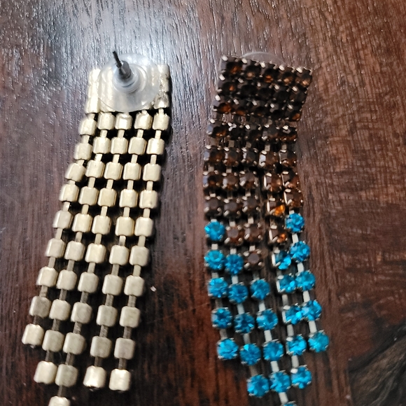 Vtg. Earrings - Picture 2 of 4